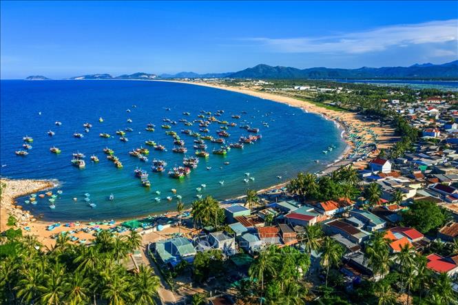 Tổ chức Hội nghị vùng Bắc Trung Bộ và duyên hải Trung Bộ về kết nối du lịch- Ảnh 1. Tổ chức Hội nghị vùng Bắc Trung Bộ và duyên hải Trung Bộ về kết nối du lịch- Ảnh 1.