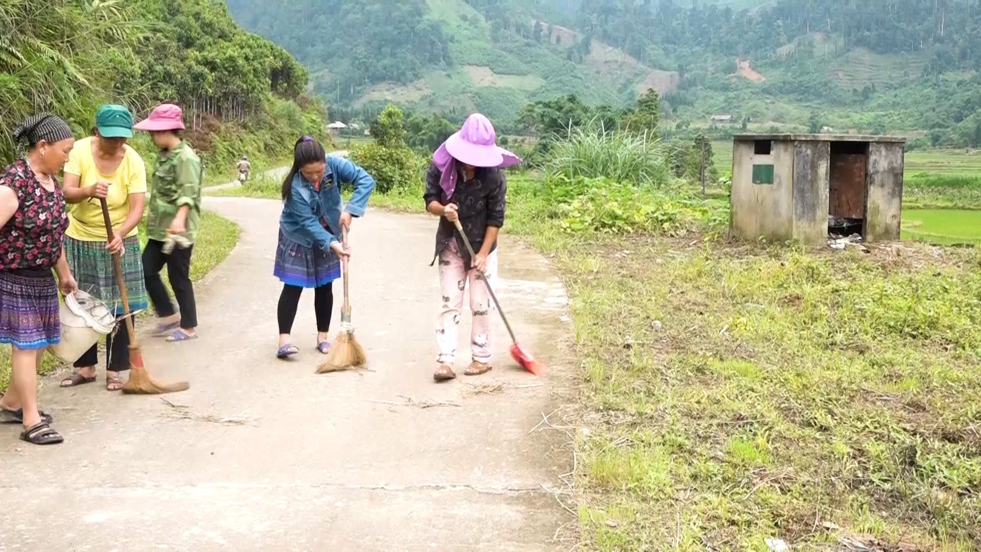 van-yen-no-luc-thuc-hien-tieu-chi-moi-truong-trong-xay-dung-ntm.mp4.00_04_25_16.still004.jpg