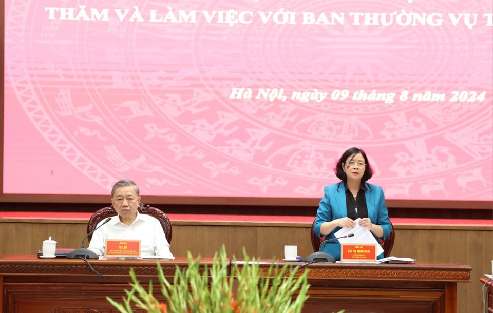 Đưa Hà Nội phát triển mạnh hơn, toàn diện hơn, tiêu biểu của cả nước về các mặt- Ảnh 1. Đưa Hà Nội phát triển mạnh hơn, toàn diện hơn, tiêu biểu của cả nước về các mặt- Ảnh 1.