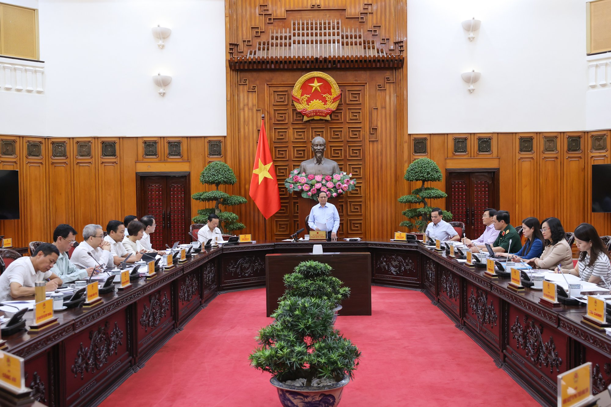 Thủ tướng: Khơi thông mọi nguồn lực, lấy đầu tư công dẫn dắt, kích hoạt đầu tư tư- Ảnh 5. Thủ tướng: Khơi thông mọi nguồn lực, lấy đầu tư công dẫn dắt, kích hoạt đầu tư tư- Ảnh 5.