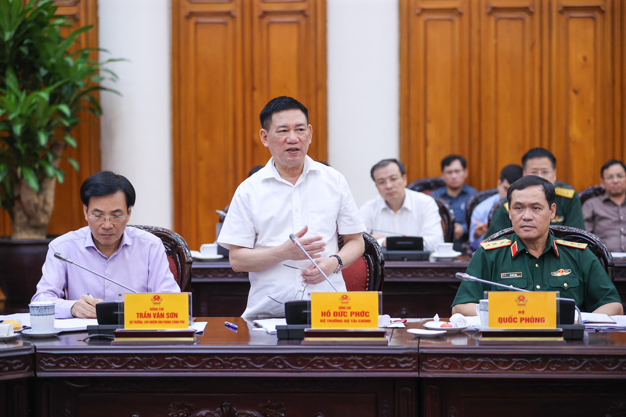 Thủ tướng: Khơi thông mọi nguồn lực, lấy đầu tư công dẫn dắt, kích hoạt đầu tư tư- Ảnh 4. Thủ tướng: Khơi thông mọi nguồn lực, lấy đầu tư công dẫn dắt, kích hoạt đầu tư tư- Ảnh 4.