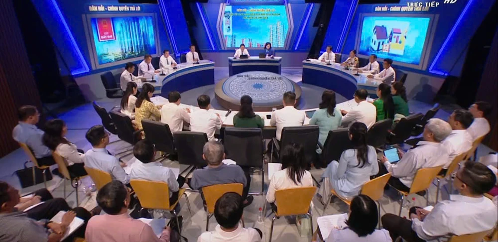 Quang cảnh chương trình. Ảnh: YC luat-dat-dat-2024-quang-canh.jpg