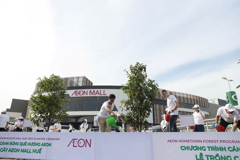hon-5.000-cay-xanh-duoc-trong-xung-quanh-tttm-aeon-mall-hue-1-.jpg