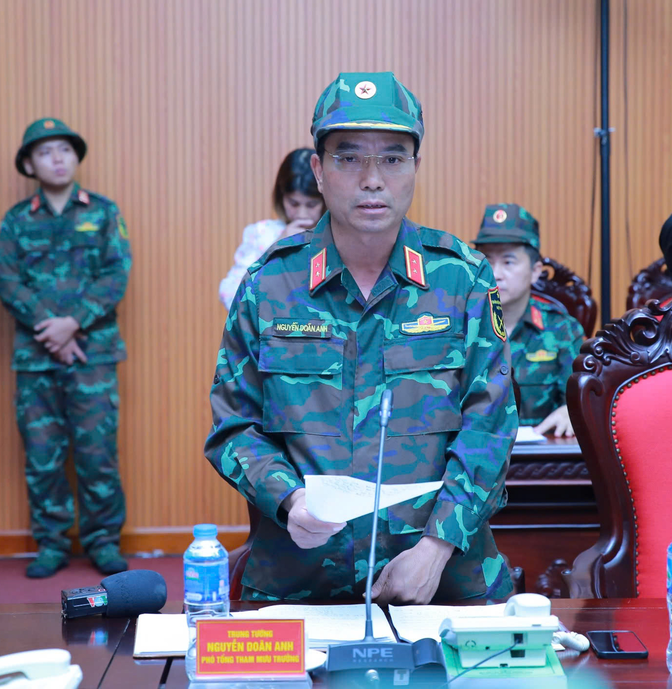 Phó Thủ tướng Trần Hồng Hà họp tại Sở Chỉ huy tiền phương phòng, chống bão số 3- Ảnh 6. Phó Thủ tướng Trần Hồng Hà họp tại Sở Chỉ huy tiền phương phòng, chống bão số 3- Ảnh 6.
