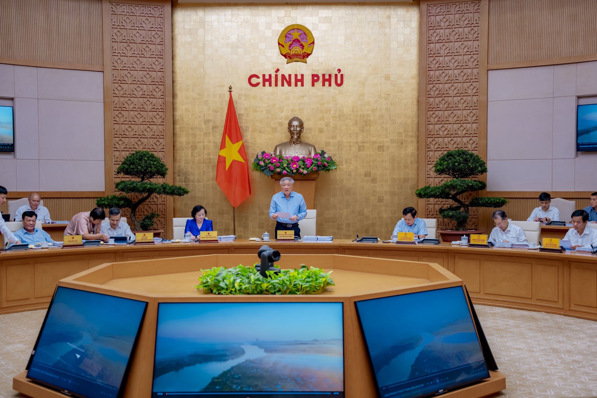 Việc thành lập thành phố Huế trực thuộc Trung ương là phù hợp với các chủ trương, định hướng- Ảnh 4. Việc thành lập thành phố Huế trực thuộc Trung ương là phù hợp với các chủ trương, định hướng- Ảnh 4.