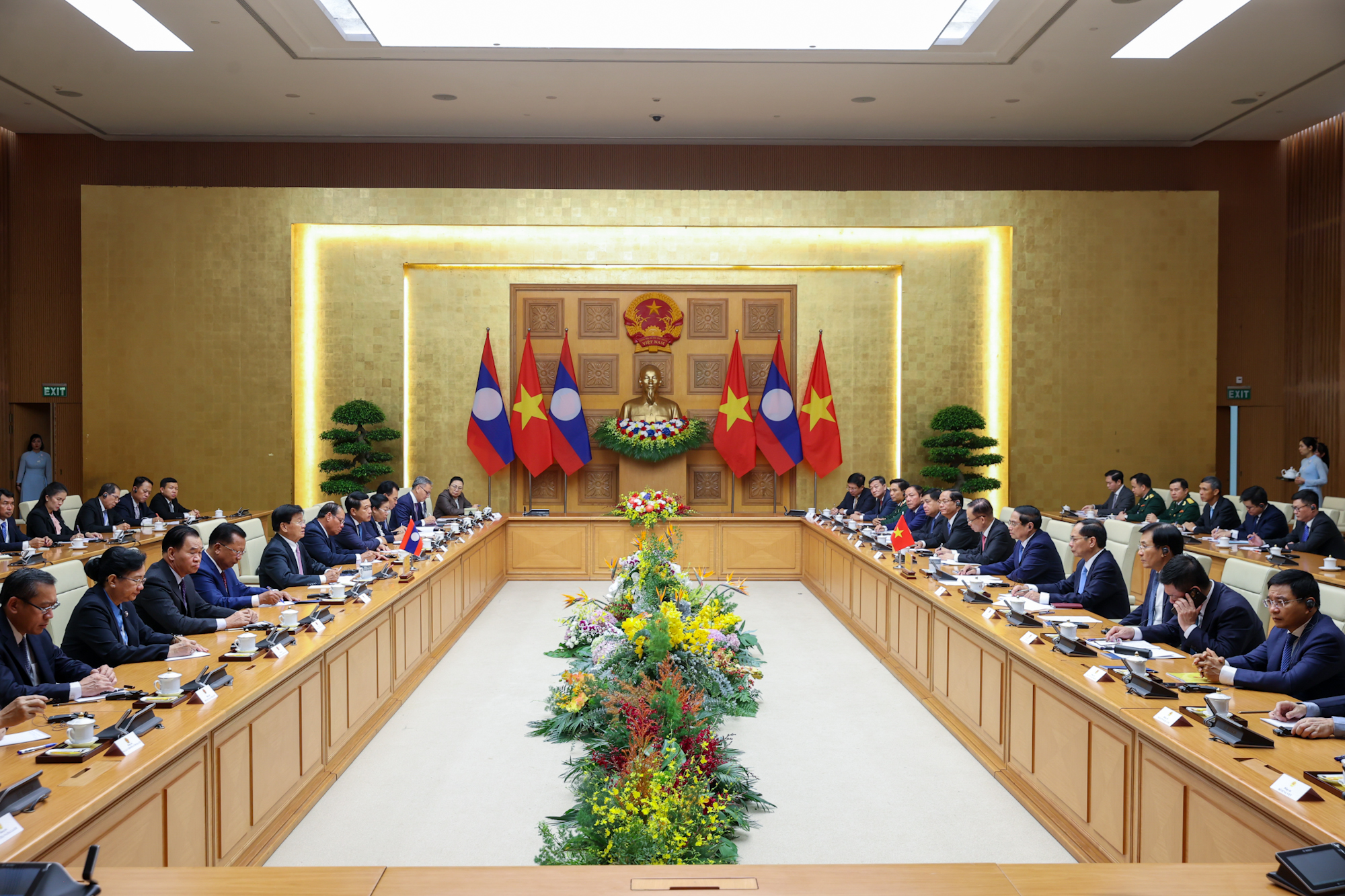 Thủ tướng Phạm Minh Chính hội kiến Tổng Bí thư, Chủ tịch nước Lào- Ảnh 9. Thủ tướng Phạm Minh Chính hội kiến Tổng Bí thư, Chủ tịch nước Lào- Ảnh 9.