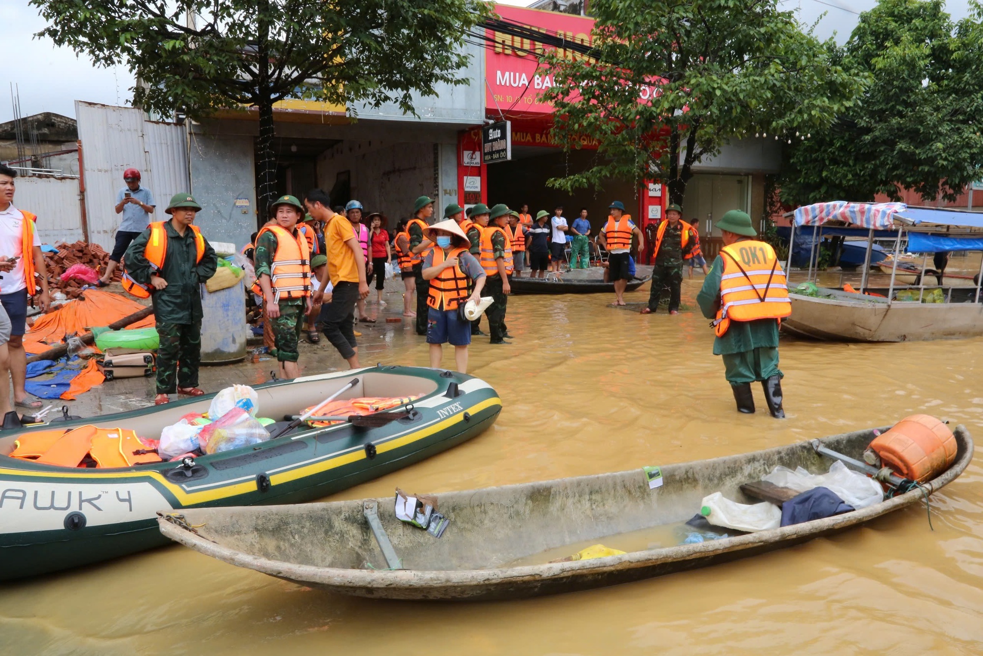 Phó Thủ tướng Hồ Đức Phớc thị sát, chỉ đạo công tác phòng chống bão lụt tại Thái Nguyên- Ảnh 5. Phó Thủ tướng Hồ Đức Phớc thị sát, chỉ đạo công tác phòng chống bão lụt tại Thái Nguyên- Ảnh 5.