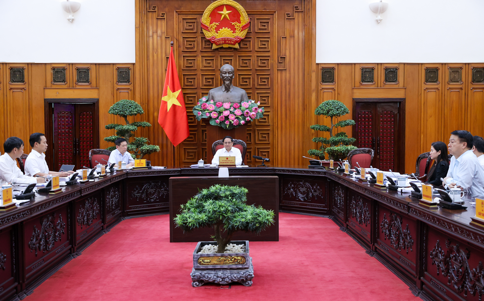 Thủ tướng: Nghiên cứu mở rộng cơ chế huy động nguồn lực cho phát triển- Ảnh 2. Thủ tướng: Nghiên cứu mở rộng cơ chế huy động nguồn lực cho phát triển- Ảnh 2.