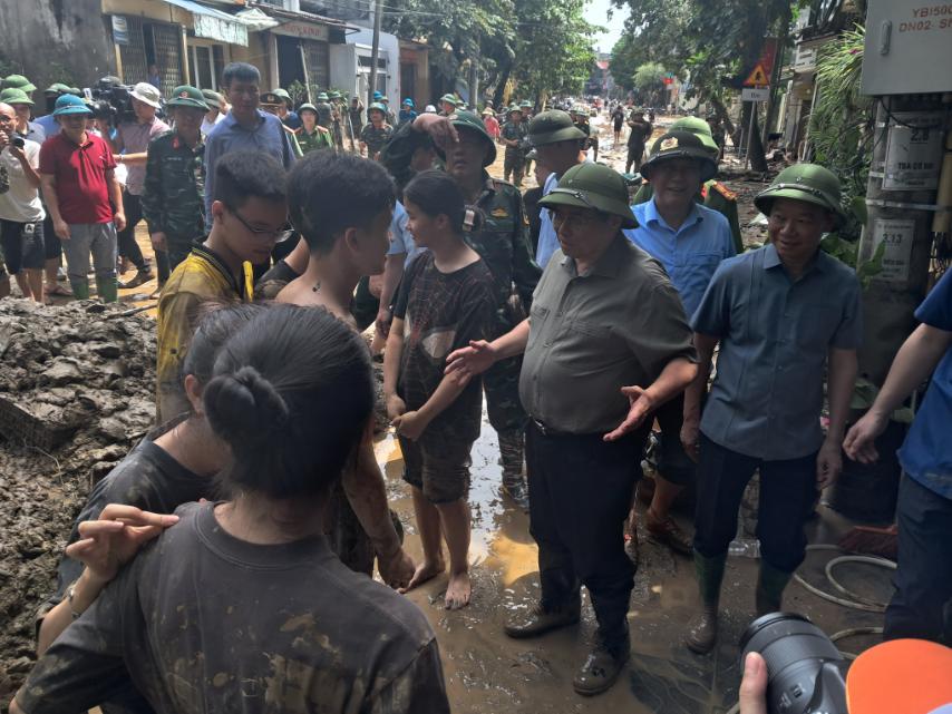 Thủ tướng Phạm Minh Chính tới Yên Bái chỉ đạo ứng phó, khắc phục hậu quả mưa lũ, thiên tai- Ảnh 1. Thủ tướng Phạm Minh Chính tới Yên Bái chỉ đạo ứng phó, khắc phục hậu quả mưa lũ, thiên tai- Ảnh 1.