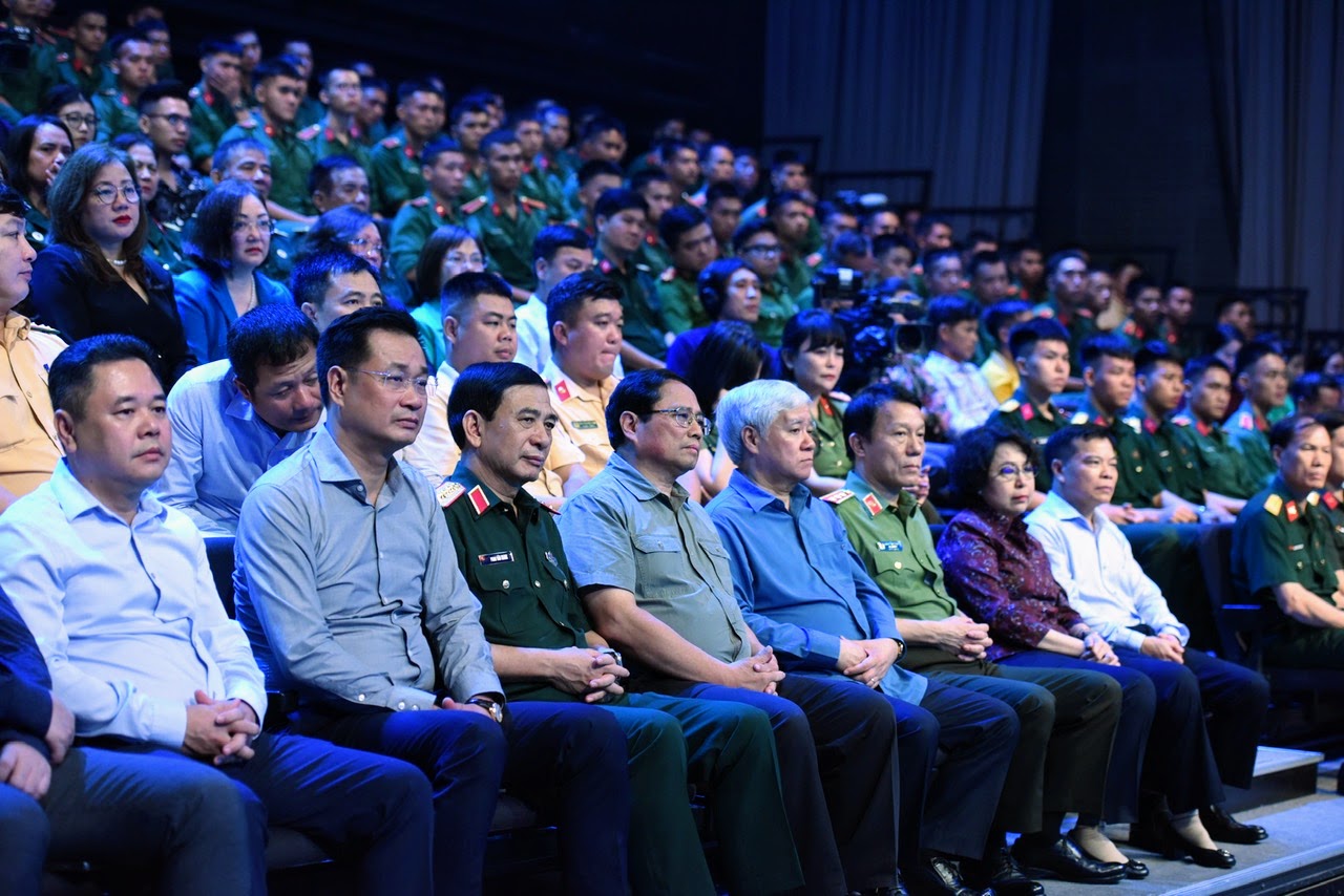 Thủ tướng chia sẻ về '6 điểm tựa Việt Nam'- Ảnh 4. Thủ tướng chia sẻ về '6 điểm tựa Việt Nam'- Ảnh 4.