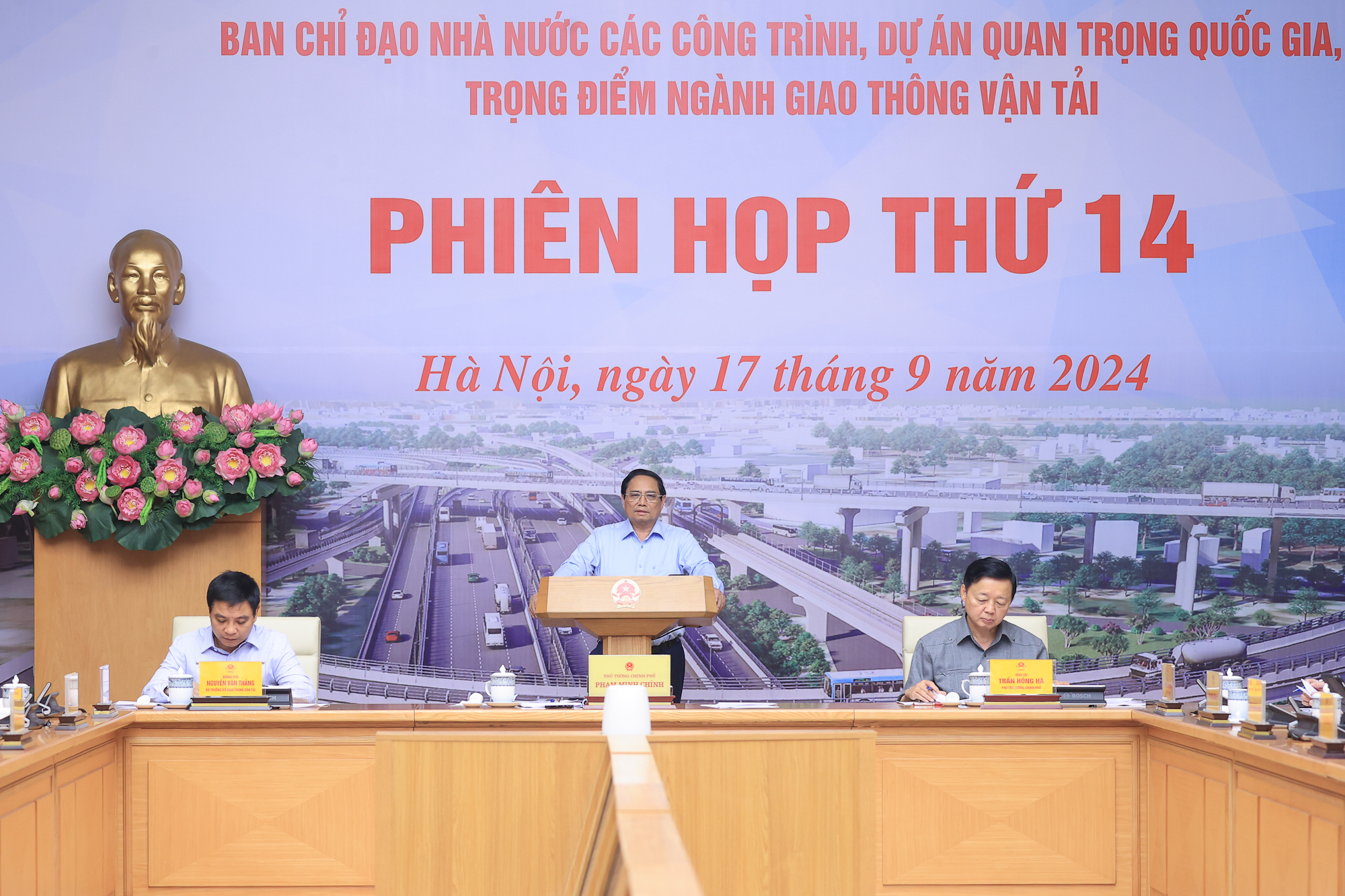 Thủ tướng chủ trì phiên họp về 40 dự án GTVT trọng điểm, quan trọng quốc gia- Ảnh 2. Thủ tướng chủ trì phiên họp về 40 dự án GTVT trọng điểm, quan trọng quốc gia- Ảnh 2.