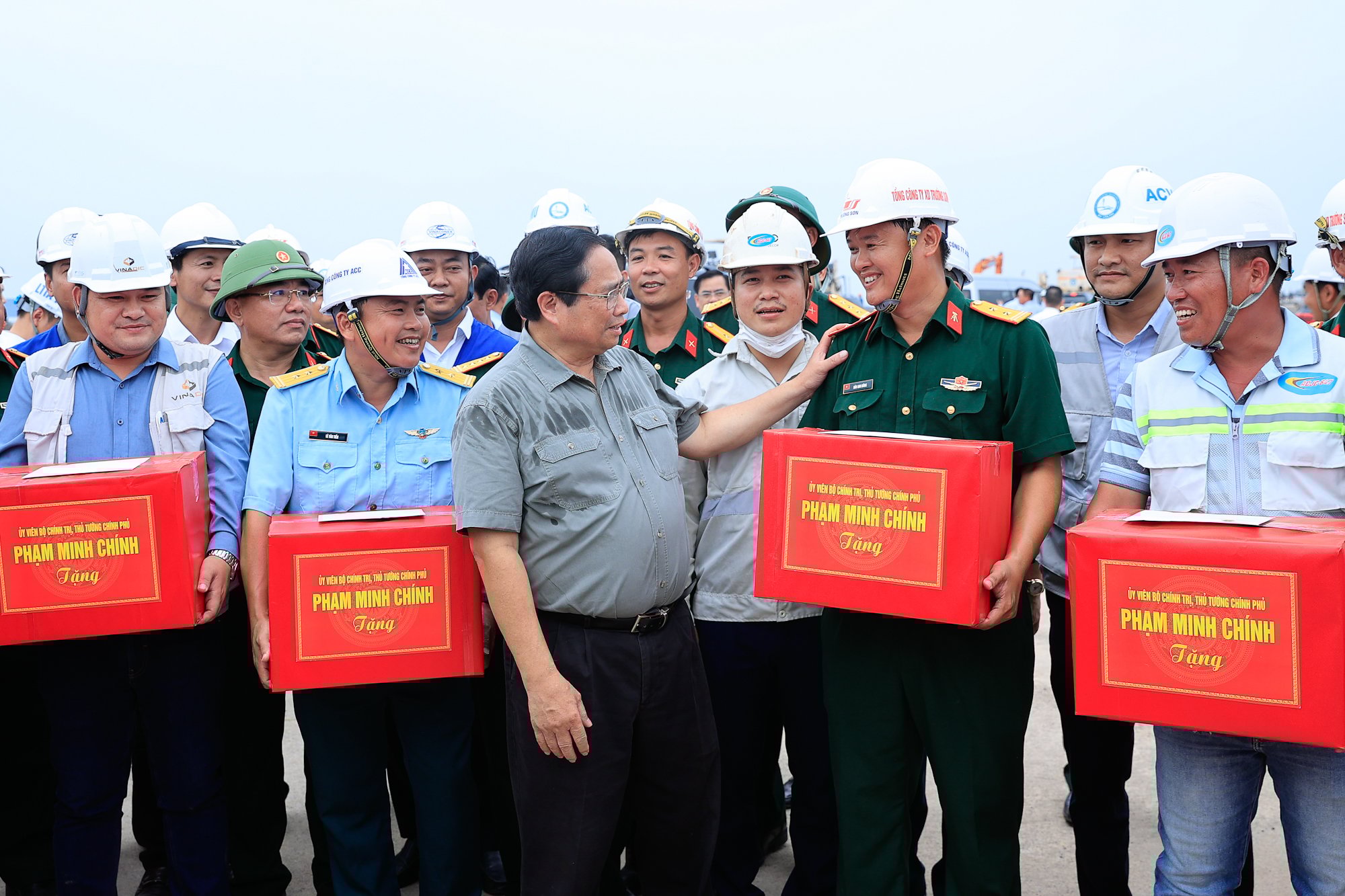 Thủ tướng: Đẩy nhanh tiến độ, cơ bản hoàn thành sân bay Long Thành vào cuối năm 2025- Ảnh 5. Thủ tướng: Đẩy nhanh tiến độ, cơ bản hoàn thành sân bay Long Thành vào cuối năm 2025- Ảnh 5.