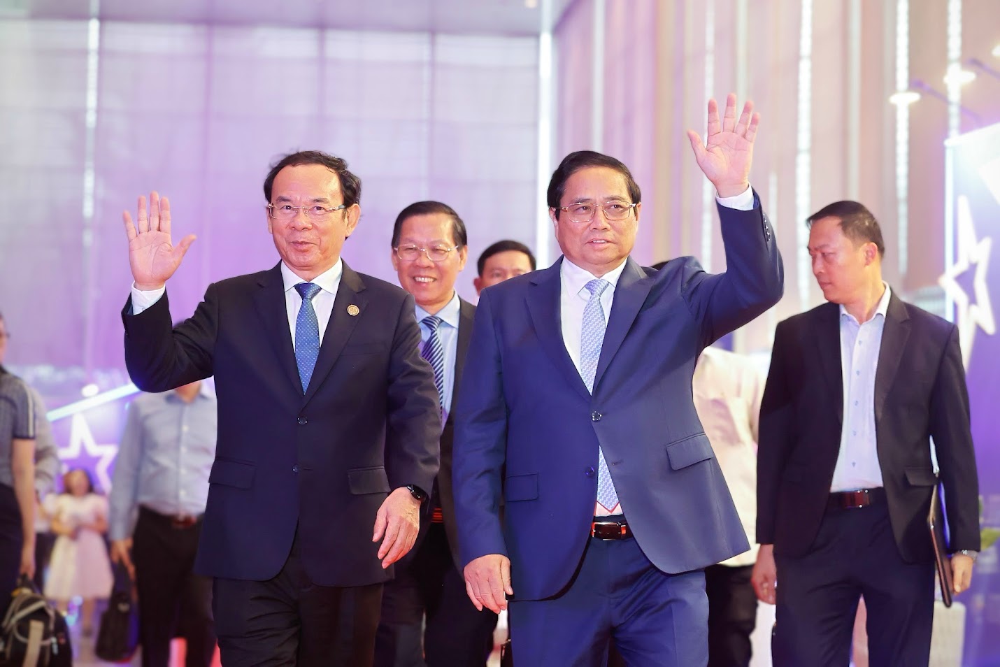 TỔNG THUẬT: DIỄN ĐÀN KINH TẾ TPHCM 2024 - THỦ TƯỚNG CHỦ TRÌ PHIÊN ĐỐI THOẠI CHÍNH SÁCH- Ảnh 1. TỔNG THUẬT: DIỄN ĐÀN KINH TẾ TPHCM 2024 - THỦ TƯỚNG CHỦ TRÌ PHIÊN ĐỐI THOẠI CHÍNH SÁCH- Ảnh 1.