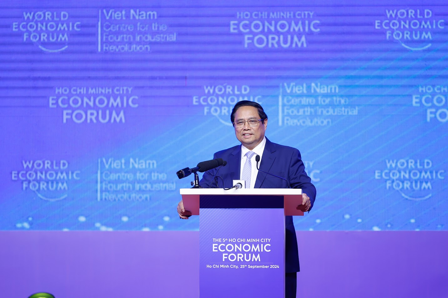 TỔNG THUẬT: DIỄN ĐÀN KINH TẾ TPHCM 2024 - THỦ TƯỚNG CHỦ TRÌ PHIÊN ĐỐI THOẠI CHÍNH SÁCH- Ảnh 18. TỔNG THUẬT: DIỄN ĐÀN KINH TẾ TPHCM 2024 - THỦ TƯỚNG CHỦ TRÌ PHIÊN ĐỐI THOẠI CHÍNH SÁCH- Ảnh 18.