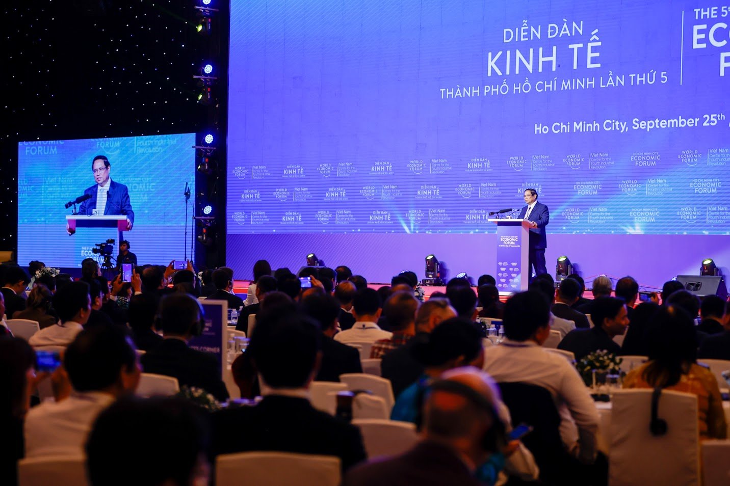TỔNG THUẬT: DIỄN ĐÀN KINH TẾ TPHCM 2024 - THỦ TƯỚNG CHỦ TRÌ PHIÊN ĐỐI THOẠI CHÍNH SÁCH- Ảnh 20. TỔNG THUẬT: DIỄN ĐÀN KINH TẾ TPHCM 2024 - THỦ TƯỚNG CHỦ TRÌ PHIÊN ĐỐI THOẠI CHÍNH SÁCH- Ảnh 20.