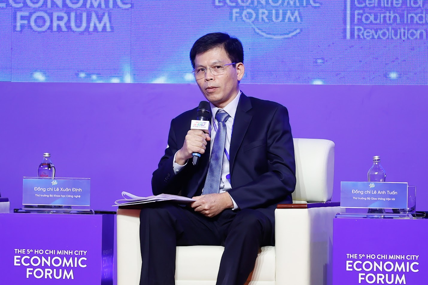 TỔNG THUẬT: DIỄN ĐÀN KINH TẾ TPHCM 2024 - THỦ TƯỚNG CHỦ TRÌ PHIÊN ĐỐI THOẠI CHÍNH SÁCH- Ảnh 13. TỔNG THUẬT: DIỄN ĐÀN KINH TẾ TPHCM 2024 - THỦ TƯỚNG CHỦ TRÌ PHIÊN ĐỐI THOẠI CHÍNH SÁCH- Ảnh 13.