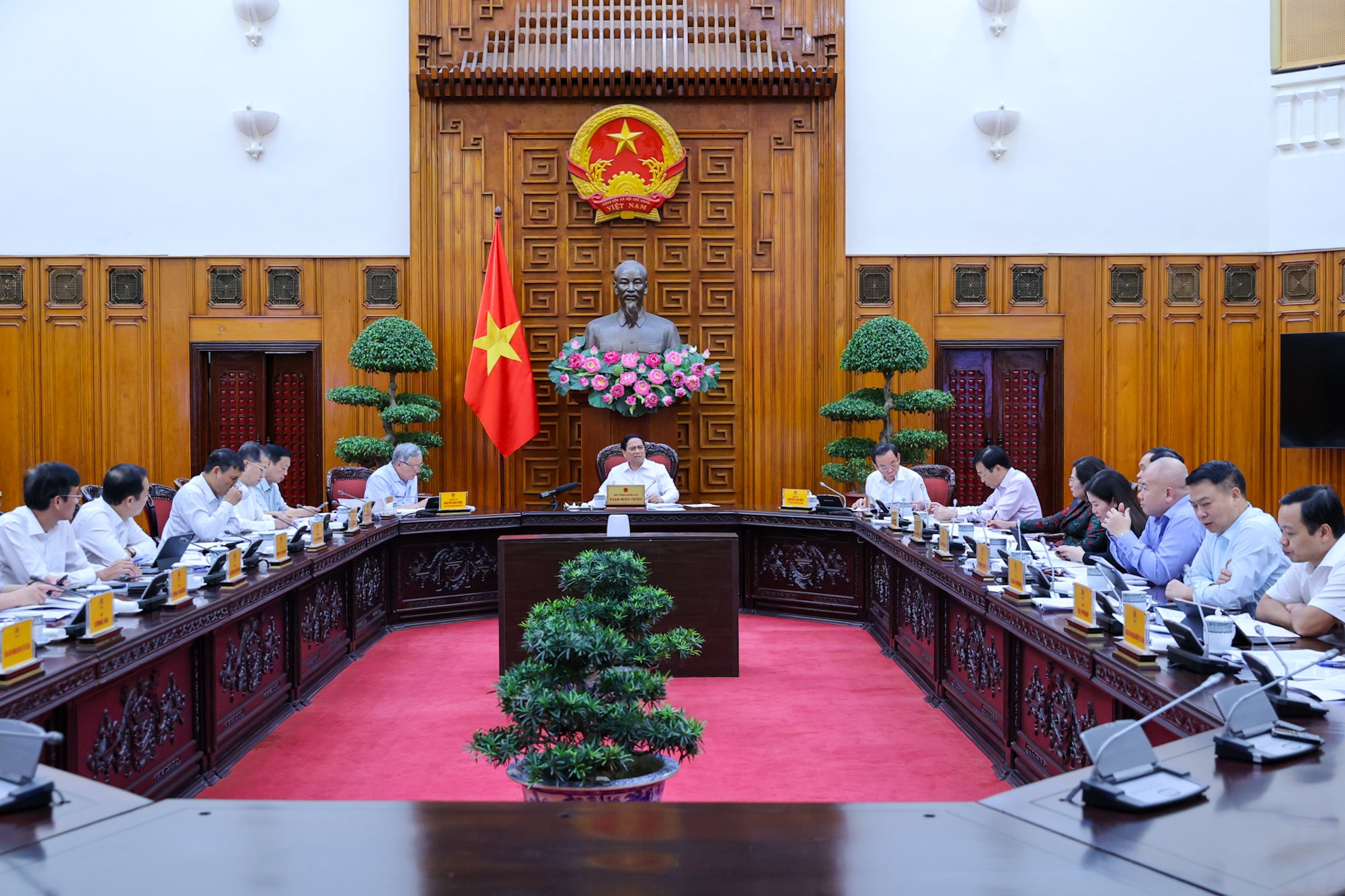 Thủ tướng chủ trì cuộc họp về xây dựng Trung tâm tài chính quốc tế tại Việt Nam- Ảnh 2. Thủ tướng chủ trì cuộc họp về xây dựng Trung tâm tài chính quốc tế tại Việt Nam- Ảnh 2.