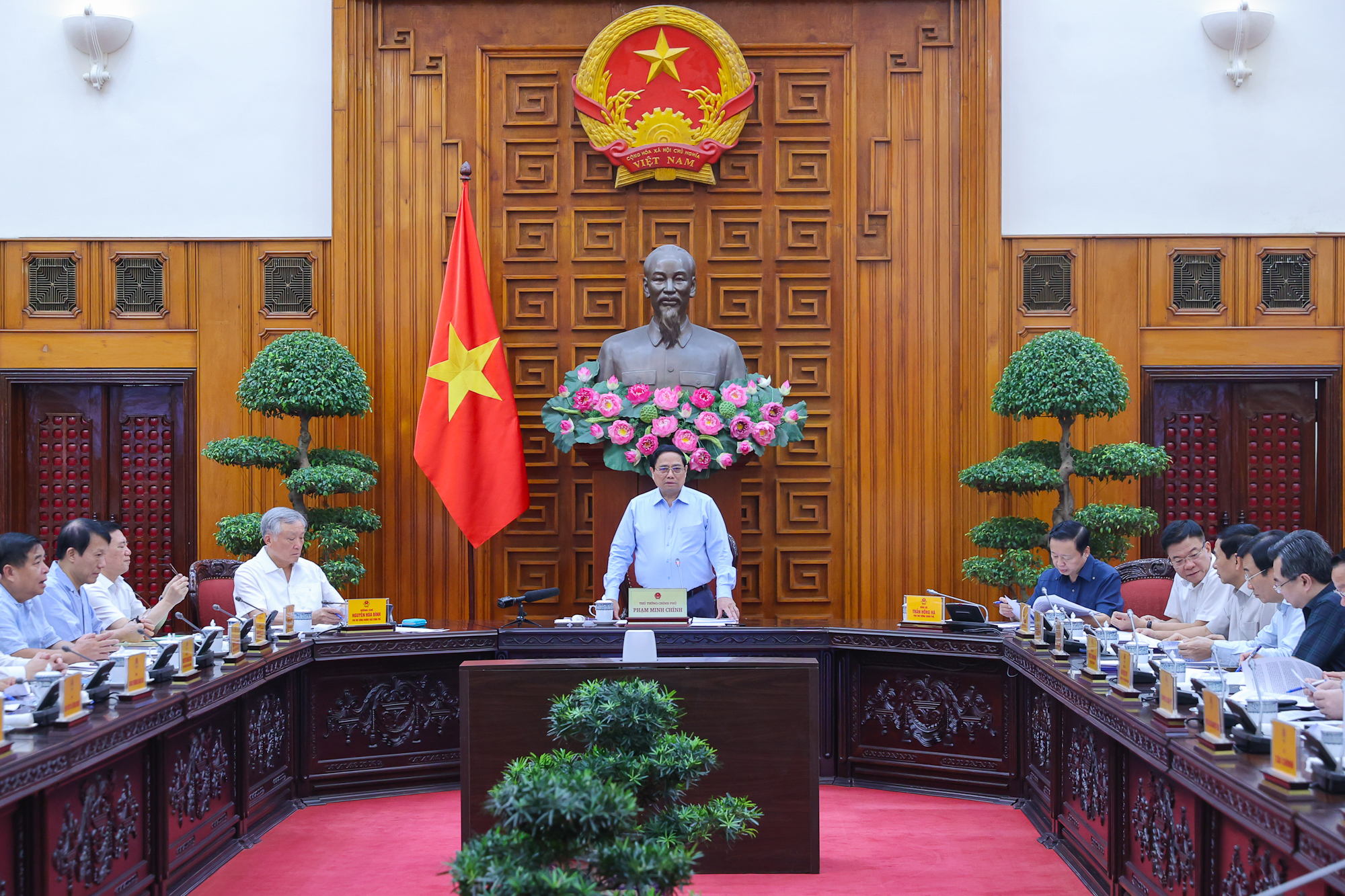 Thủ tướng Phạm Minh Chính chủ trì cuộc họp về dự án đường sắt tốc độ cao trục Bắc-Nam- Ảnh 2. Thủ tướng Phạm Minh Chính chủ trì cuộc họp về dự án đường sắt tốc độ cao trục Bắc-Nam- Ảnh 2.