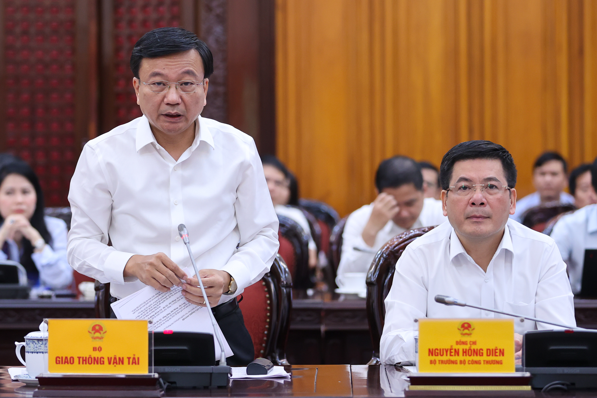 Thủ tướng: Đề xuất cơ chế đặc thù, đặc biệt cho Dự án đường sắt tốc độ cao Bắc-Nam- Ảnh 4. Thủ tướng: Đề xuất cơ chế đặc thù, đặc biệt cho Dự án đường sắt tốc độ cao Bắc-Nam- Ảnh 4.