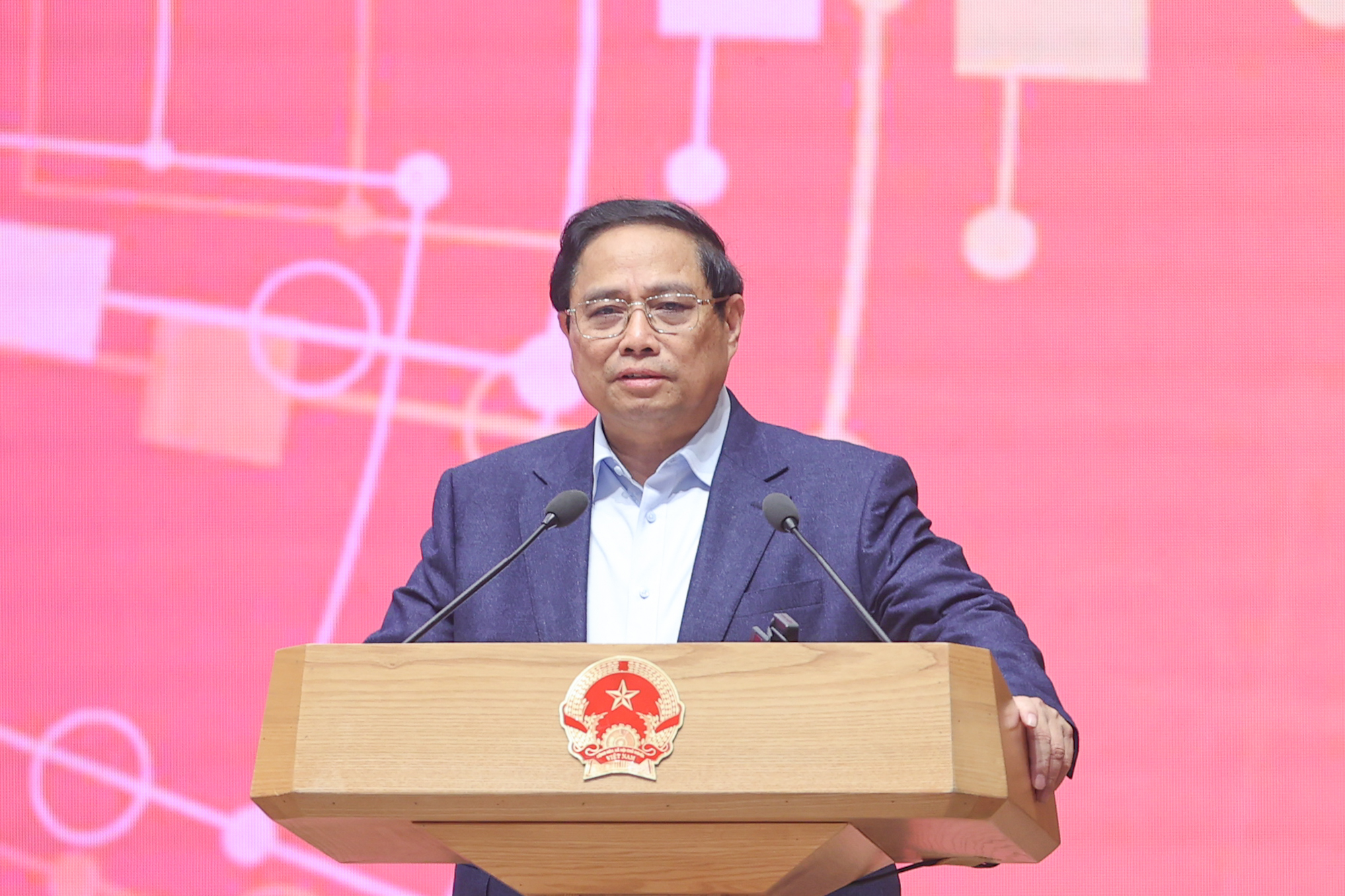 Thủ tướng: Chính phủ quyết tâm chuyển đổi số sâu rộng, toàn diện, thực chất, hiệu quả- Ảnh 2. Thủ tướng: Chính phủ quyết tâm chuyển đổi số sâu rộng, toàn diện, thực chất, hiệu quả- Ảnh 2.