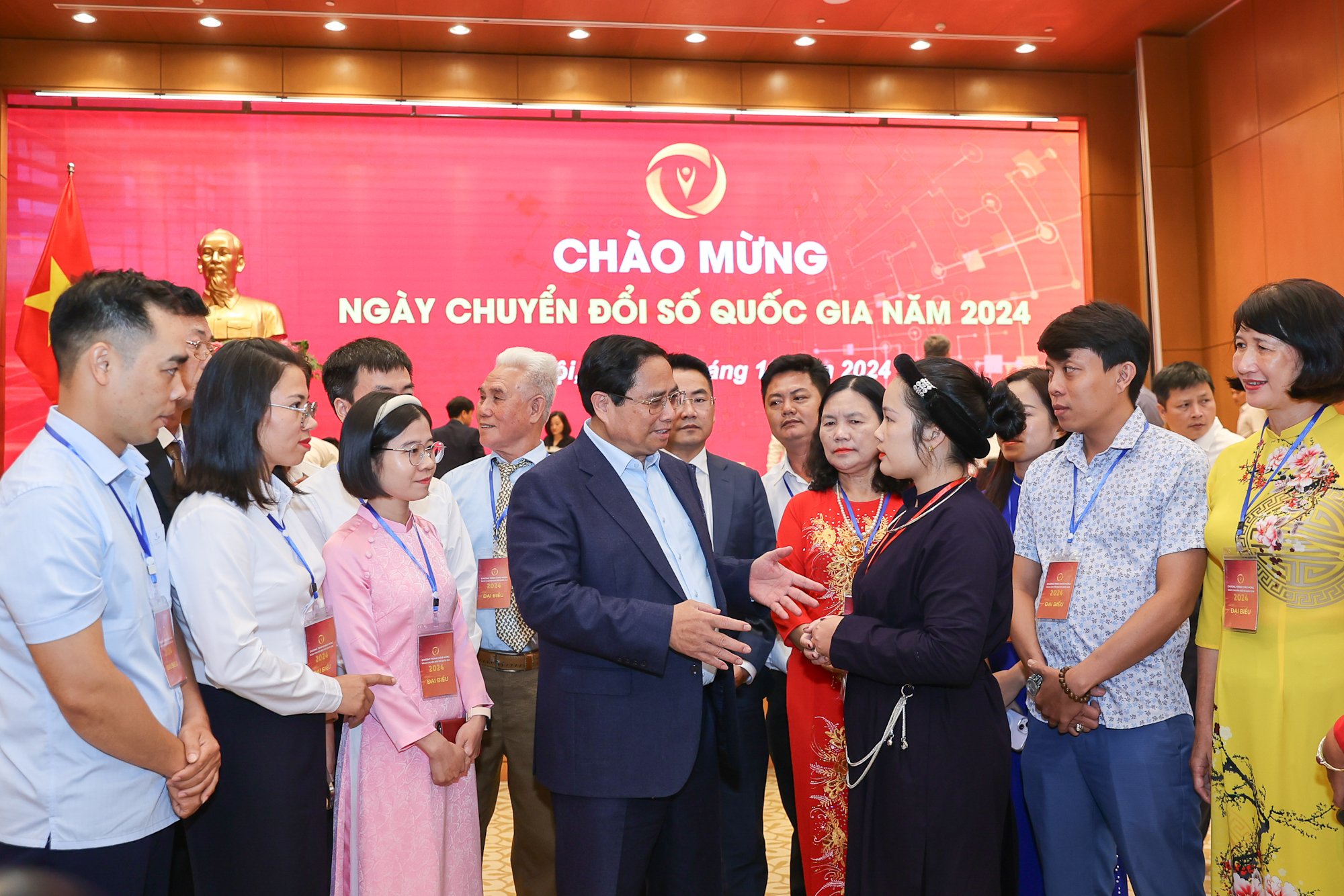 Thủ tướng: Đẩy mạnh 3 đột phá chiến lược số, thực hiện mục tiêu kép về chuyển đổi số- Ảnh 9. Thủ tướng: Đẩy mạnh 3 đột phá chiến lược số, thực hiện mục tiêu kép về chuyển đổi số- Ảnh 9.
