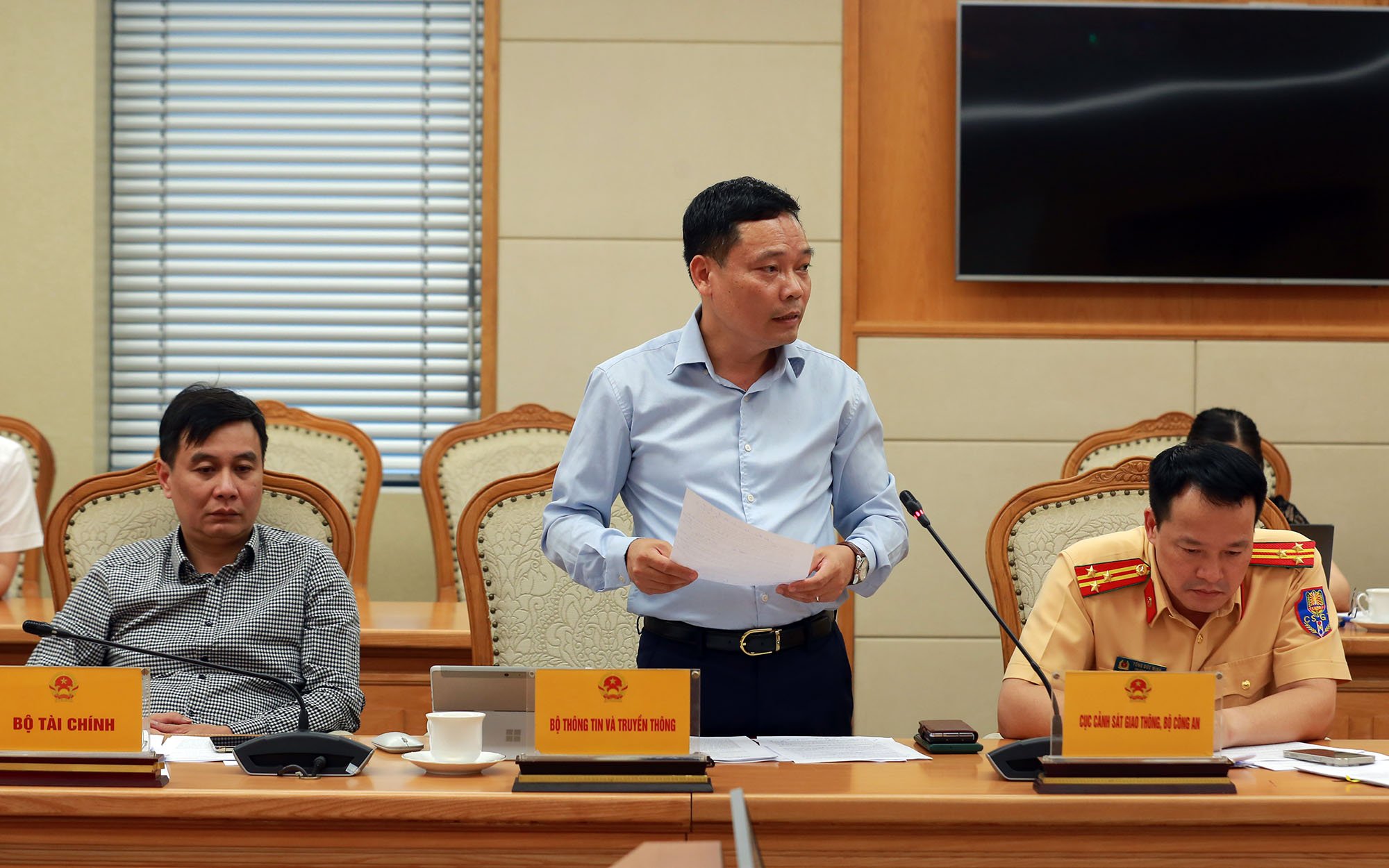 Tập trung giải quyết những vấn đề liên ngành, tạo đột phá, đổi mới trong bảo đảm TTATGT- Ảnh 4. Tập trung giải quyết những vấn đề liên ngành, tạo đột phá, đổi mới trong bảo đảm TTATGT- Ảnh 4.