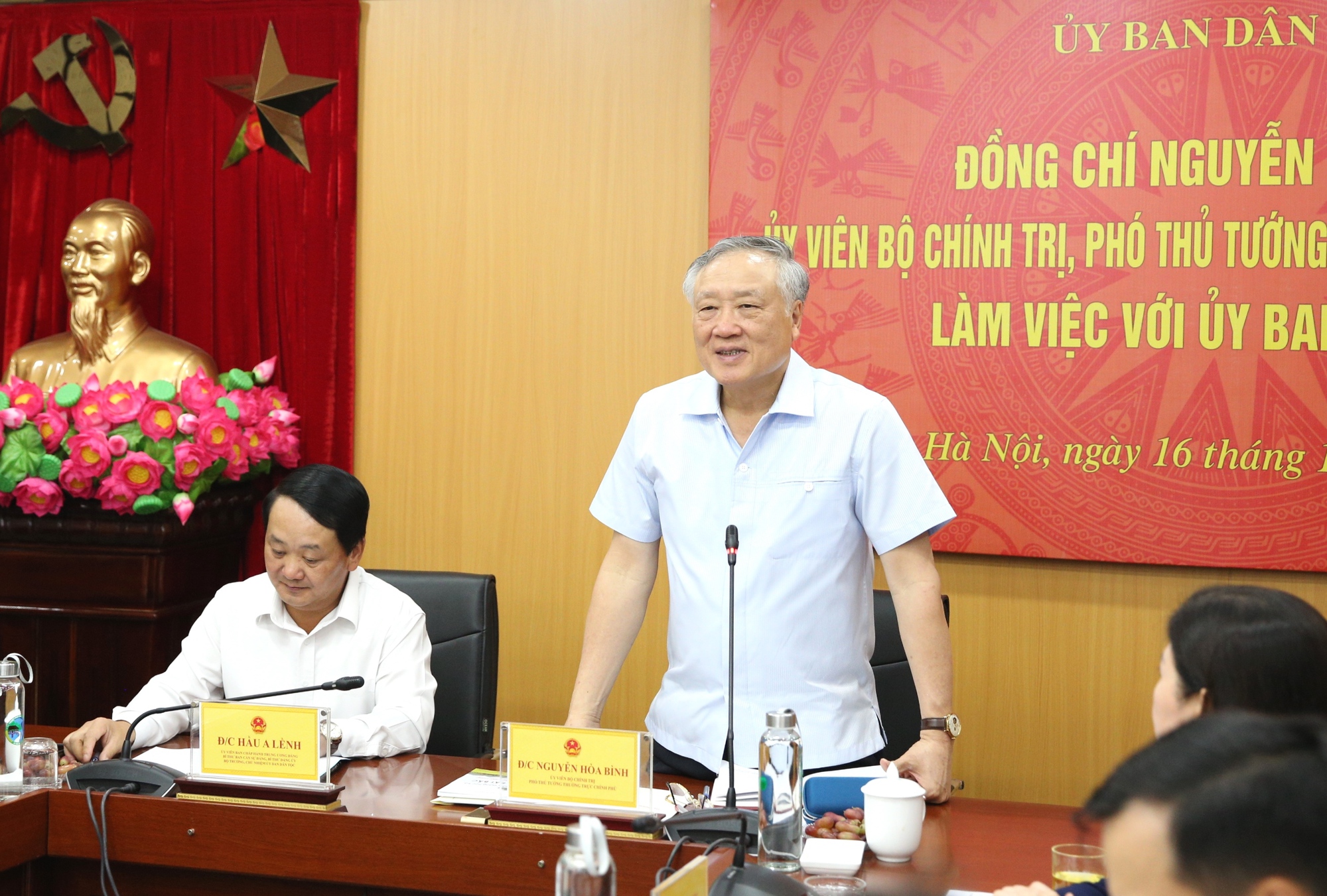 Phải thực sự tạo được cú hích trong phát triển kinh tế-xã hội vùng đồng bào dân tộc thiểu số và miền núi- Ảnh 1. Phải thực sự tạo được cú hích trong phát triển kinh tế-xã hội vùng đồng bào dân tộc thiểu số và miền núi- Ảnh 1.