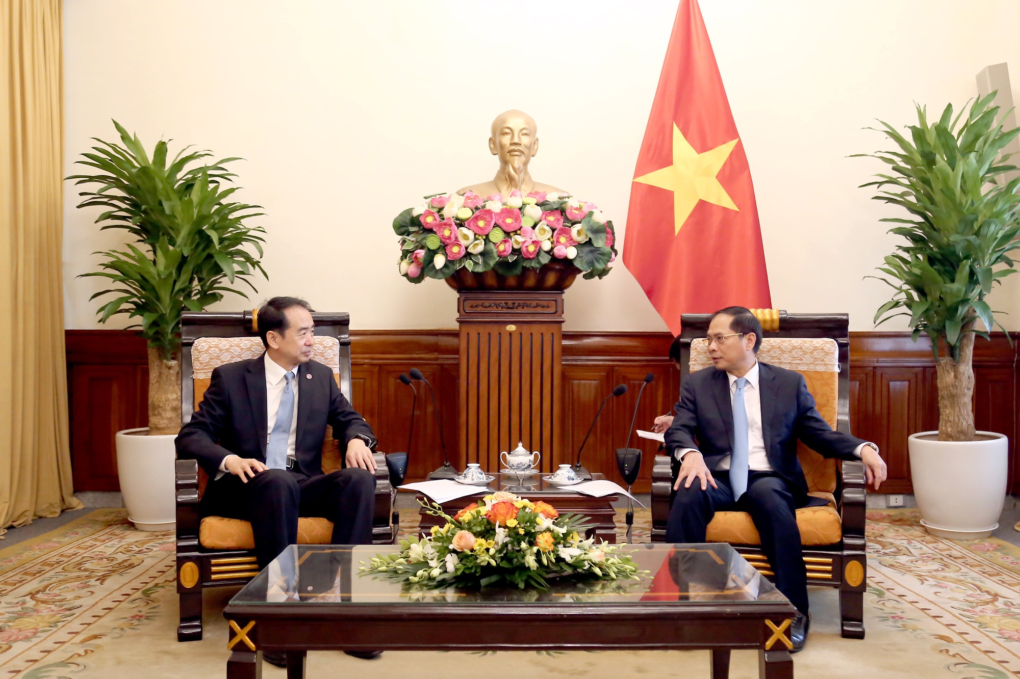 Việt Nam luôn coi trọng việc phát triển quan hệ Đối tác hợp tác chiến lược toàn diện với Trung Quốc- Ảnh 2. Việt Nam luôn coi trọng việc phát triển quan hệ Đối tác hợp tác chiến lược toàn diện với Trung Quốc- Ảnh 2.