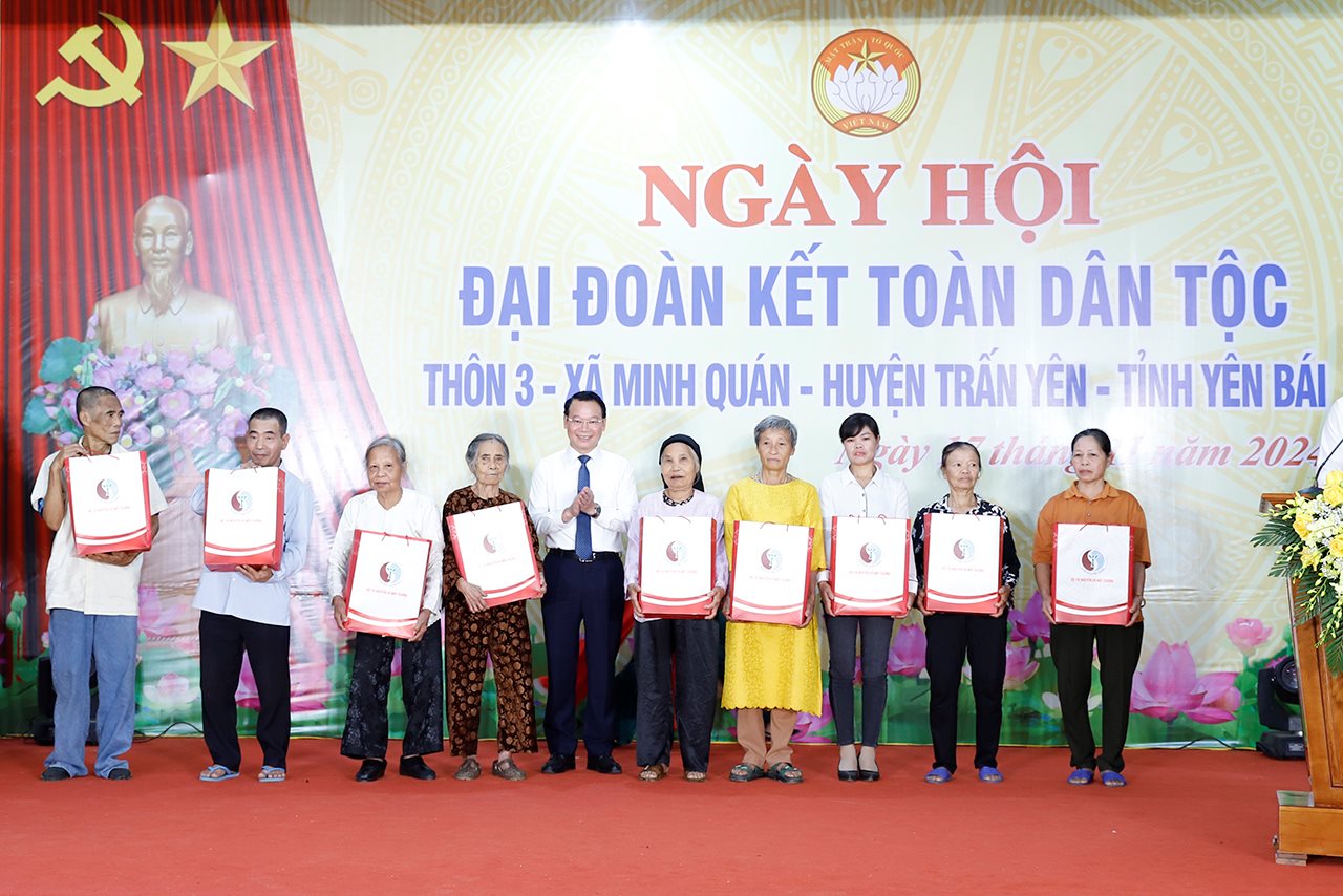 small_20241117_bt-du-dai-doan-ket_27.jpg