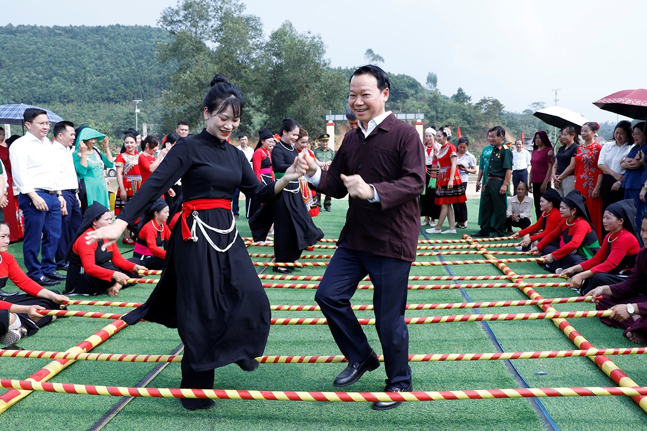 small_20241117_bt-du-dai-doan-ket_36.jpg