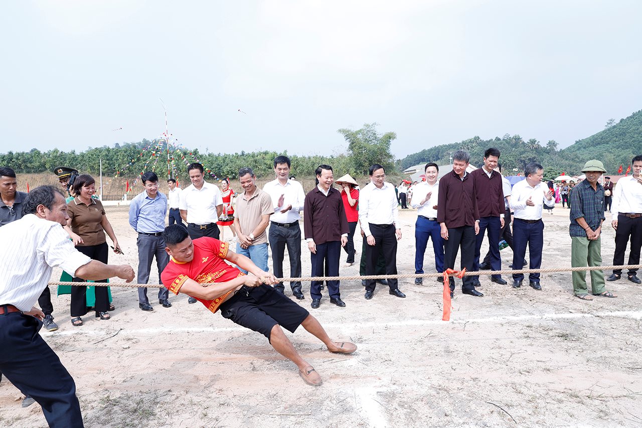 small_20241117_bt-du-dai-doan-ket_40.jpg