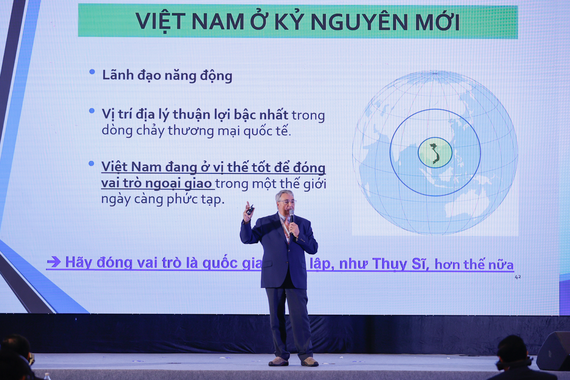 Thủ tướng: Xây dựng và phát triển quốc gia thương mại tự do- Ảnh 5. Thủ tướng: Xây dựng và phát triển quốc gia thương mại tự do- Ảnh 5.