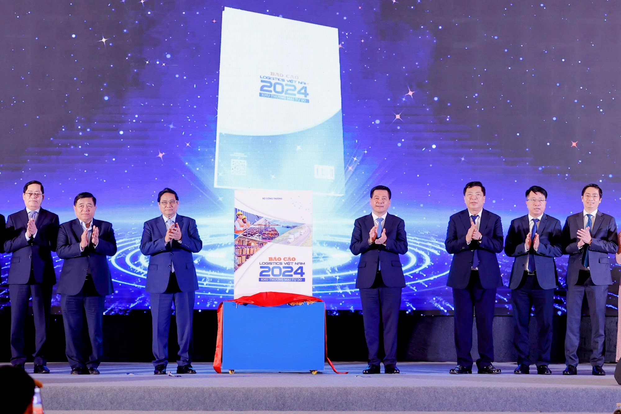 Thủ tướng: Xây dựng và phát triển quốc gia thương mại tự do- Ảnh 6. Thủ tướng: Xây dựng và phát triển quốc gia thương mại tự do- Ảnh 6.