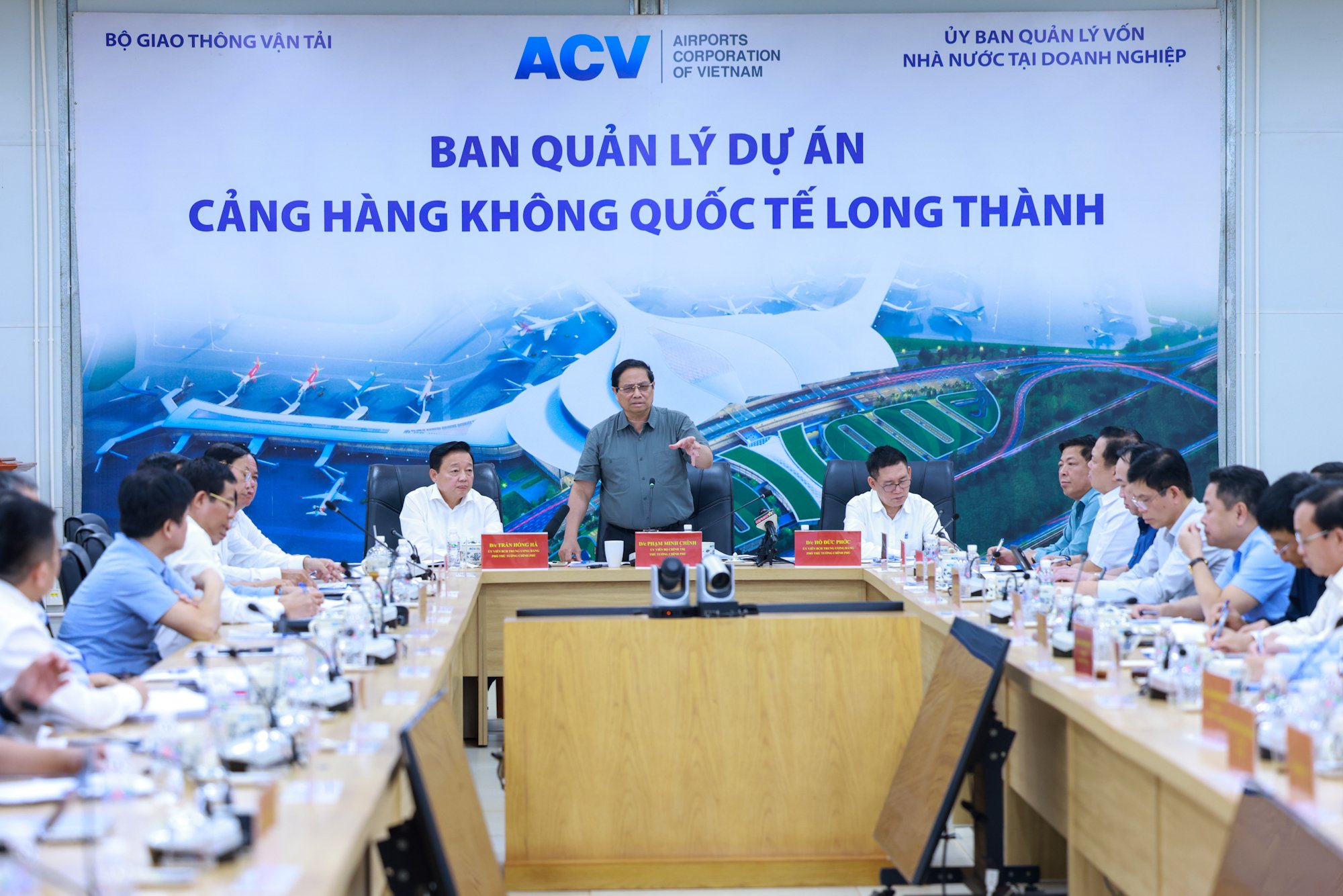 Thủ tướng: Sân bay Long Thành phải hoàn thành trong năm 2025, không thể chậm hơn- Ảnh 13. Thủ tướng: Sân bay Long Thành phải hoàn thành trong năm 2025, không thể chậm hơn- Ảnh 13.