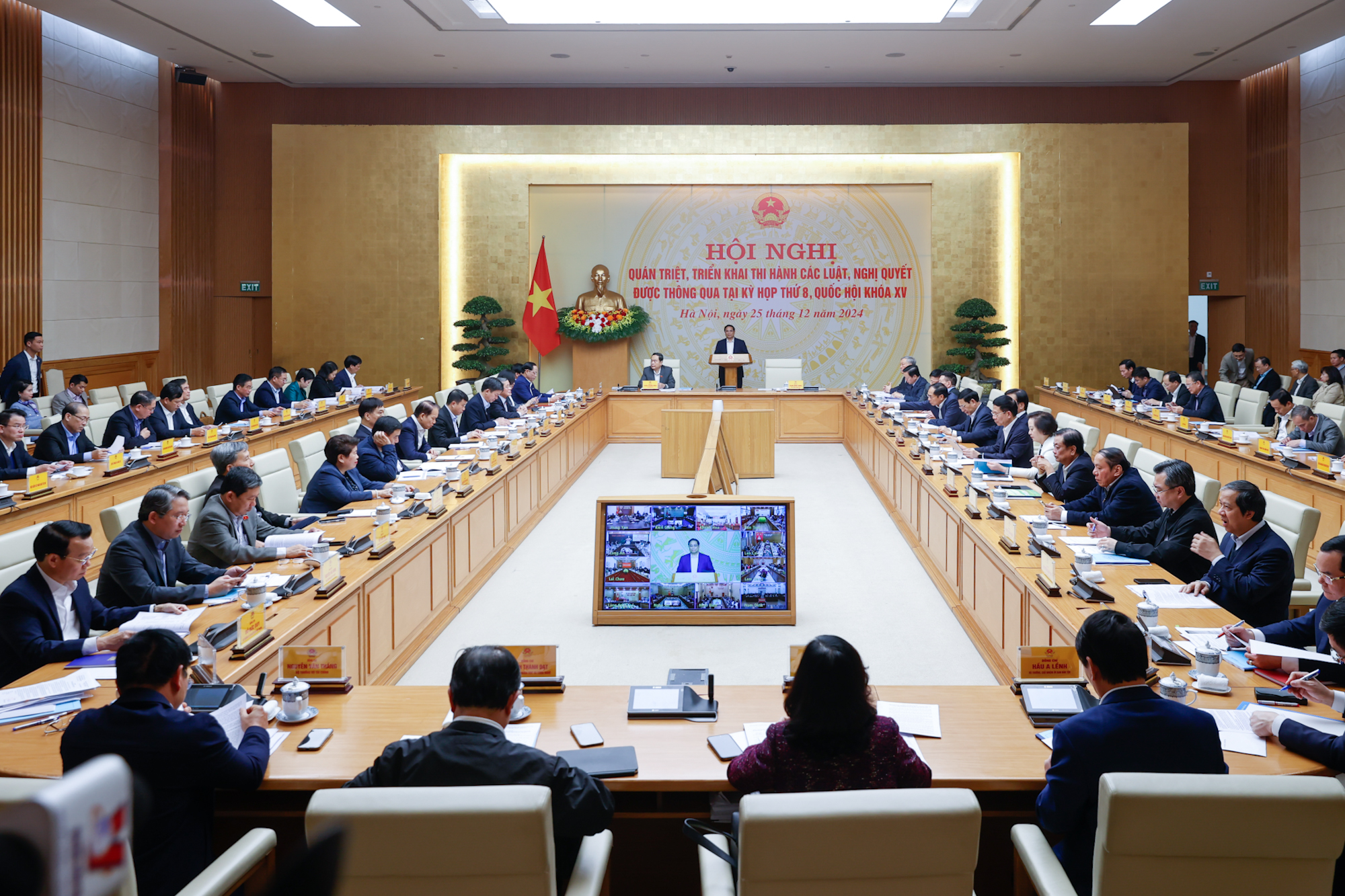 Quán triệt, triển khai thi hành các luật, nghị quyết được thông qua tại Kỳ họp thứ 8 Quốc hội khoá XV- Ảnh 2. Quán triệt, triển khai thi hành các luật, nghị quyết được thông qua tại Kỳ họp thứ 8 Quốc hội khoá XV- Ảnh 2.