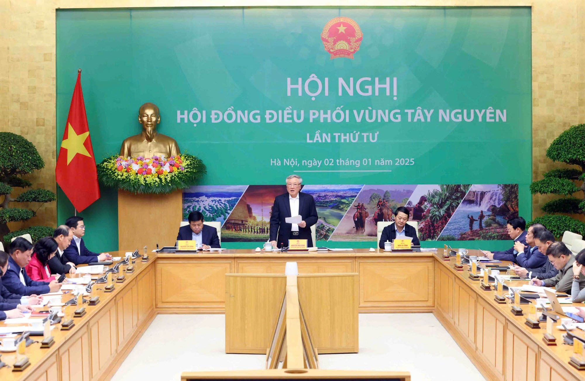 Đẩy nhanh tiến độ triển khai thực hiện các dự án hạ tầng giao thông vùng Tây Nguyên- Ảnh 2. Đẩy nhanh tiến độ triển khai thực hiện các dự án hạ tầng giao thông vùng Tây Nguyên- Ảnh 2.