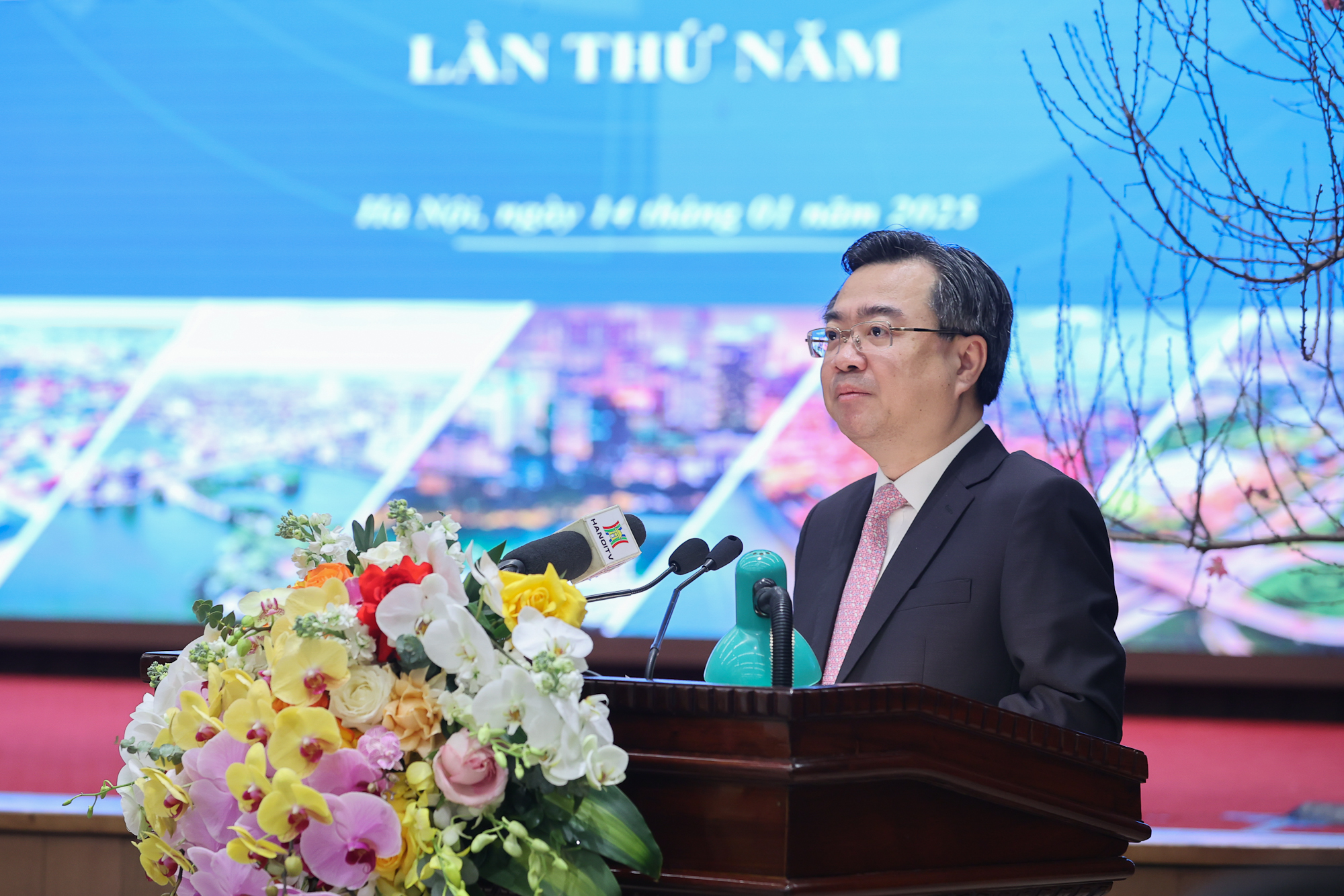 Thủ tướng: Hà Nội, Đồng bằng sông Hồng cần đột phá tăng trưởng 2 con số và cấp bách xử lý ô nhiễm- Ảnh 4. Thủ tướng: Hà Nội, Đồng bằng sông Hồng cần đột phá tăng trưởng 2 con số và cấp bách xử lý ô nhiễm- Ảnh 4.