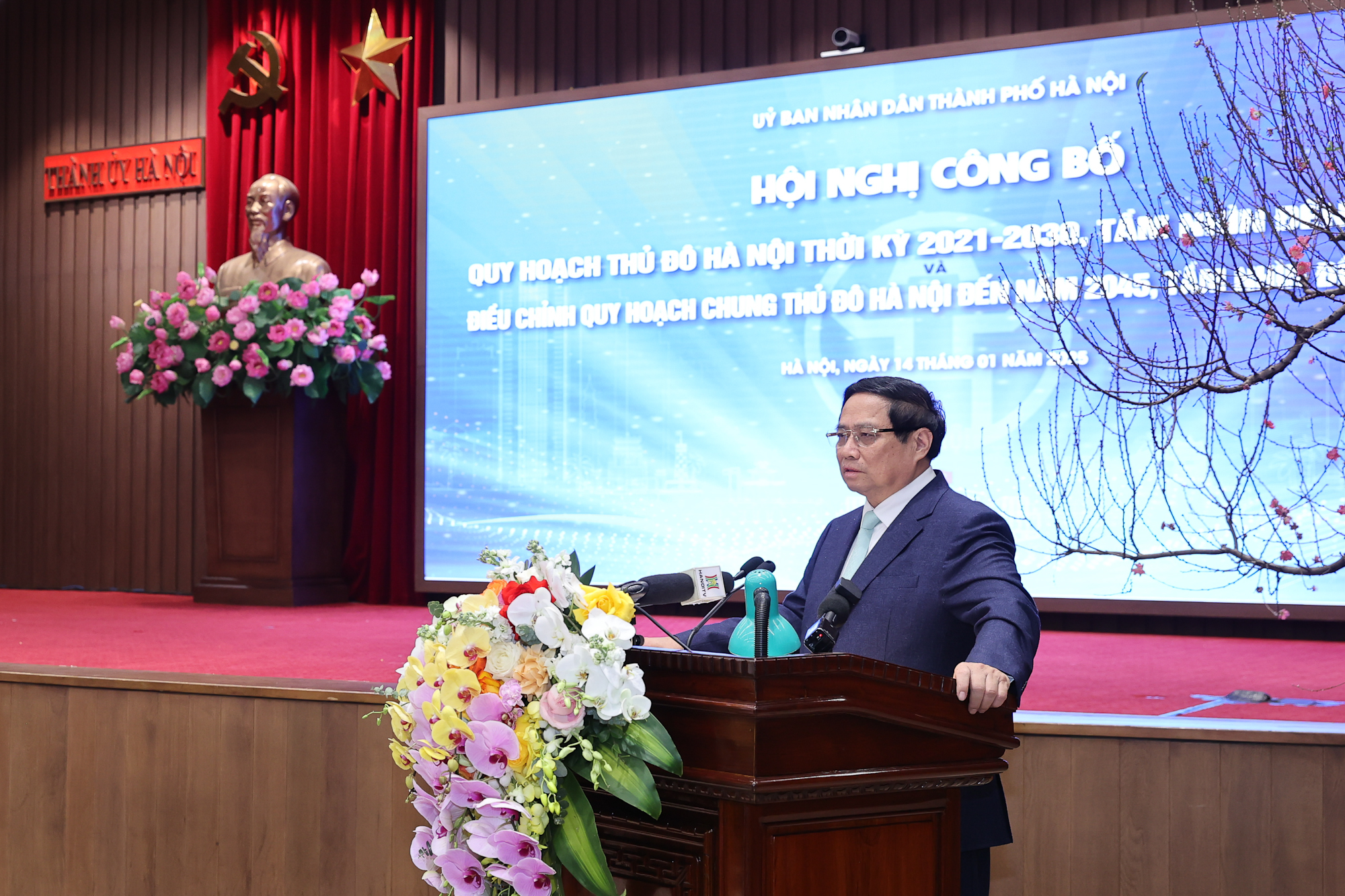 Thủ tướng: Hà Nội, Đồng bằng sông Hồng cần đột phá tăng trưởng 2 con số và cấp bách xử lý ô nhiễm- Ảnh 8. Thủ tướng: Hà Nội, Đồng bằng sông Hồng cần đột phá tăng trưởng 2 con số và cấp bách xử lý ô nhiễm- Ảnh 8.