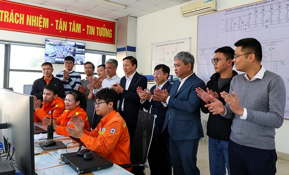 anh1dongdienhaiduongphonoi-20250118203847266.jpg