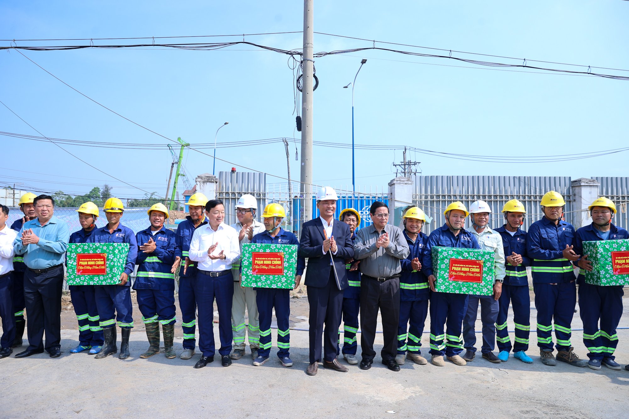 Thủ tướng kiểm tra các cầu và nút giao lớn nhất đường Vành đai 3 TPHCM- Ảnh 4. Thủ tướng kiểm tra các cầu và nút giao lớn nhất đường Vành đai 3 TPHCM- Ảnh 4.