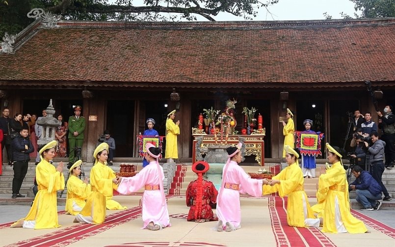 phu-tho-dung-to-chuc-ca-c-hoa-t-do-ng-phan-hoi-tai-le-hoi-den-mau-au-co_1.jpg