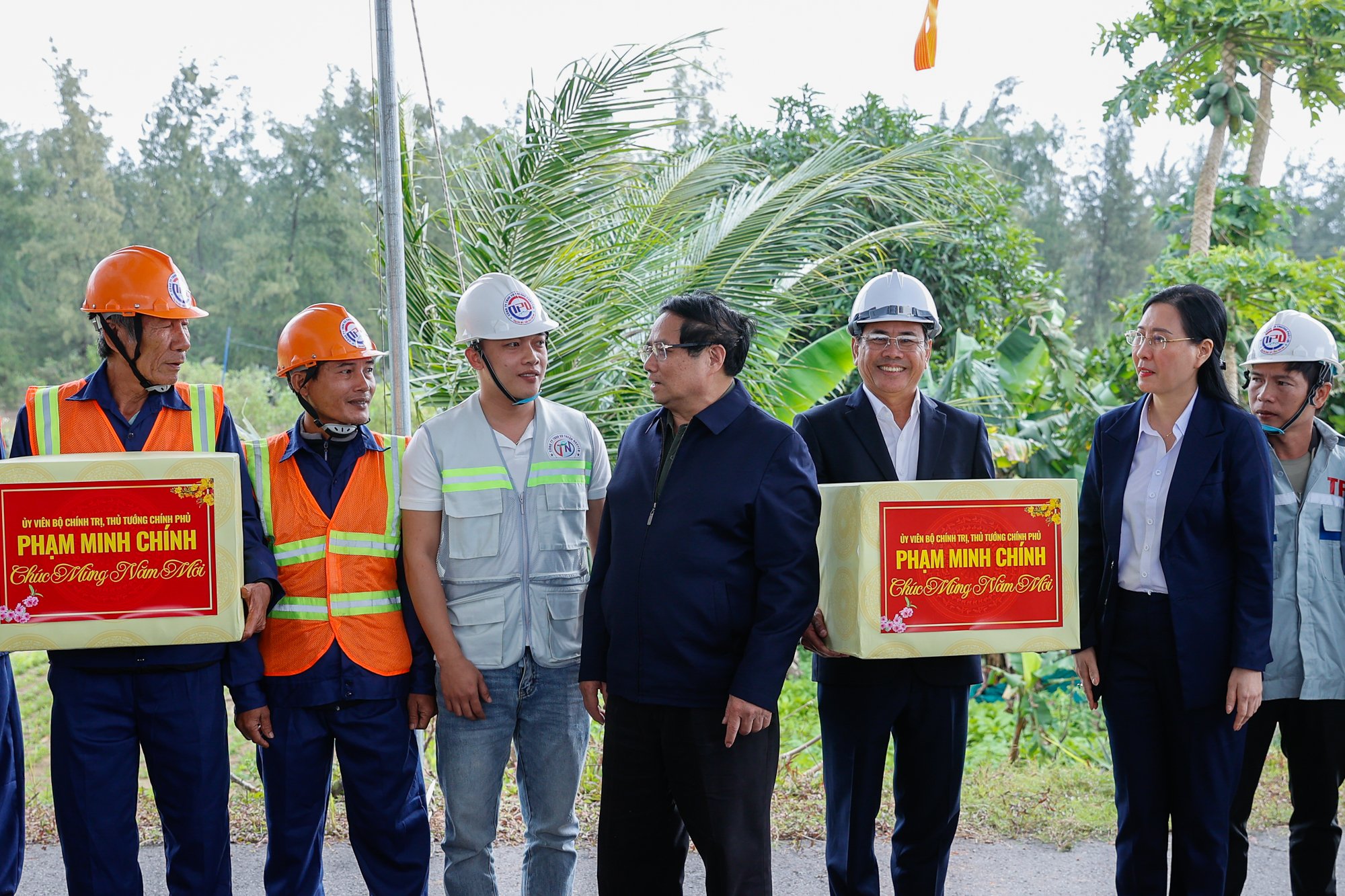 Thủ tướng: Hoàn thành cao tốc Quảng Ngãi - Bình Định trong năm nay- Ảnh 9. Thủ tướng: Hoàn thành cao tốc Quảng Ngãi - Bình Định trong năm nay- Ảnh 9.
