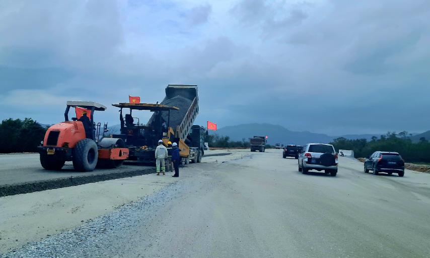 Thủ tướng: Hoàn thành cao tốc Quảng Ngãi - Bình Định trong năm nay- Ảnh 6. Thủ tướng: Hoàn thành cao tốc Quảng Ngãi - Bình Định trong năm nay- Ảnh 6.