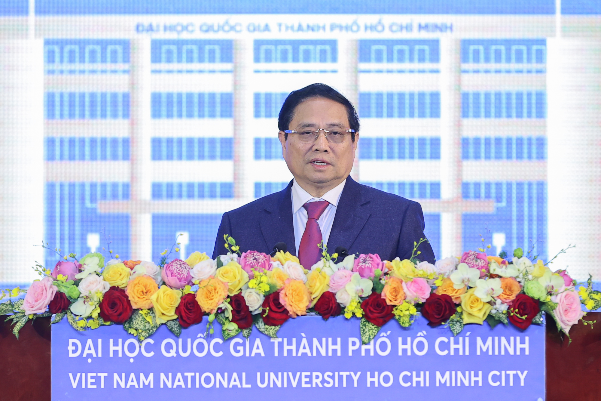 Thủ tướng: ĐHQG TPHCM phát huy 3 'tiên phong xuất sắc', vào nhóm 100 đại học hàng đầu châu Á- Ảnh 4. Thủ tướng: ĐHQG TPHCM phát huy 3 'tiên phong xuất sắc', vào nhóm 100 đại học hàng đầu châu Á- Ảnh 4.