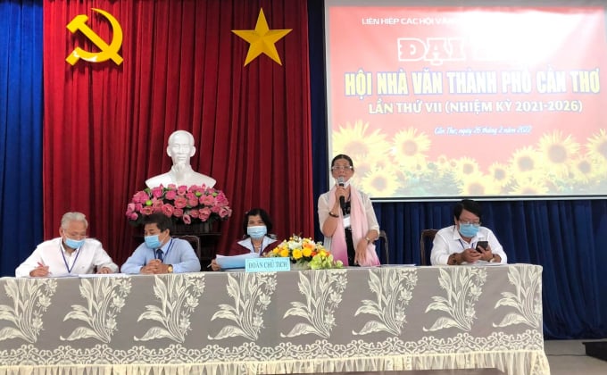 1-dai-hoi-164543_380.jpg Đại hội Hội Nhà văn Cần Thơ nhiệm kỳ 2021-2026 diễn ra ngày 26/2.
