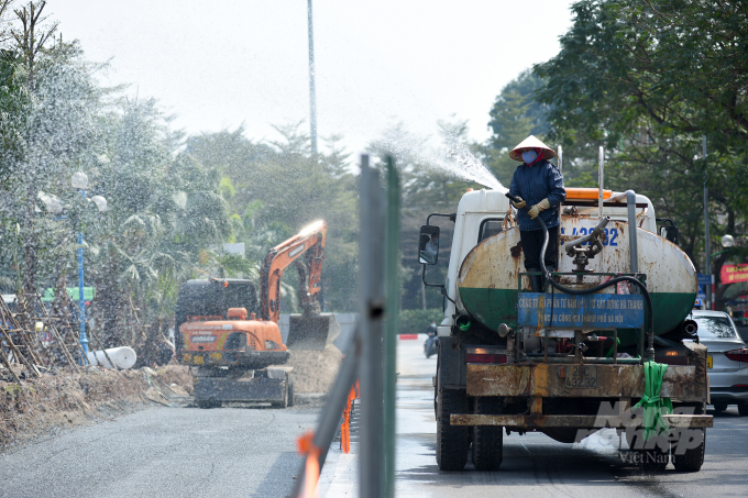 10-143506_223.jpg Tổng chi phí cho dự án là 25,6 tỷ đồng. Thời gian thực hiện là 90 ngày, dự kiến đầu quý 2 năm 2022 dự án mở rộng đường Hoàng Quốc Việt sẽ hoàn thành và đưa vào sử dụng.