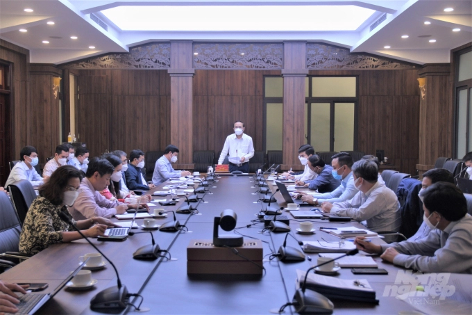 Deputy Minister Phung Duc Tien chaired a meeting of the Steering Committee for Digital Transformation in the agricultural sector on March 15. Photo: Pham Hieu.