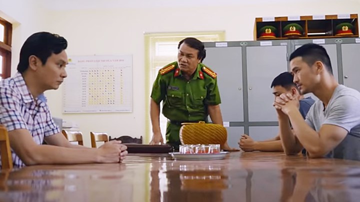 phim-bao-ngam-tap-21-vtv1-142954_987.jpg Bão ngầm tập 21: Thượng tá Tuất mắng Lâm xối xả. Ảnh chụp màn hình