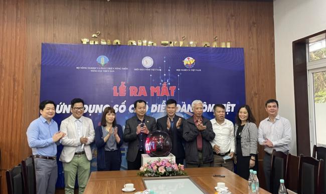 Tổng cục trưởng Tổng cục Thủy sản Trần Đình Luân dự buổi ra mắt ứng dụng cho diễn đàn tôm Việt.
