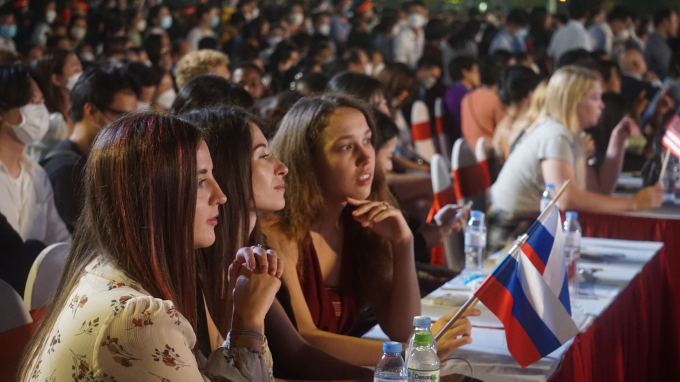 7-225405_40.jpg Du khách quốc tế tham dự Tuần Du lịch - Văn hóa Lai Châu 2022. Ảnh: T.L.
